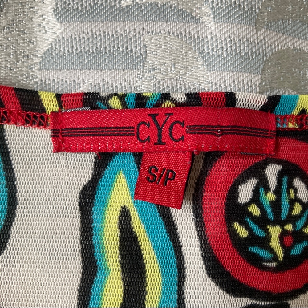 VTG y2k does 70s Funky Patterned Mesh Baby Tee 🌈 - Picture 3 of 4